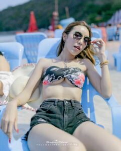 เน็ตไอดอล18+