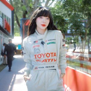 พลอยชมพู-ญานนีน ภารวี ไวเกล 