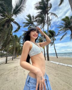 พลอยชมพู-ญานนีน ภารวี ไวเกล 