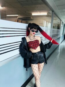 พลอยชมพู-ญานนีน ภารวี ไวเกล 