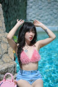 พลอยชมพู-ญานนีน ภารวี ไวเกล 