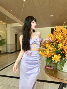 พลอยชมพู-ญานนีน ภารวี ไวเกล 