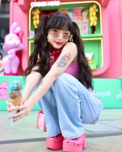 พลอยชมพู-ญานนีน ภารวี ไวเกล 