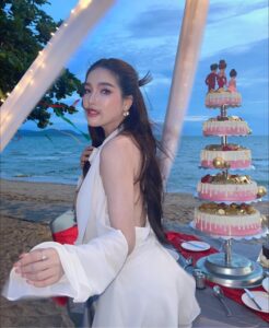 ใบเฟิร์น กุลธาดา ใบเฟิร์น กุลธาดา