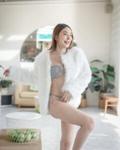 หญิงแย้